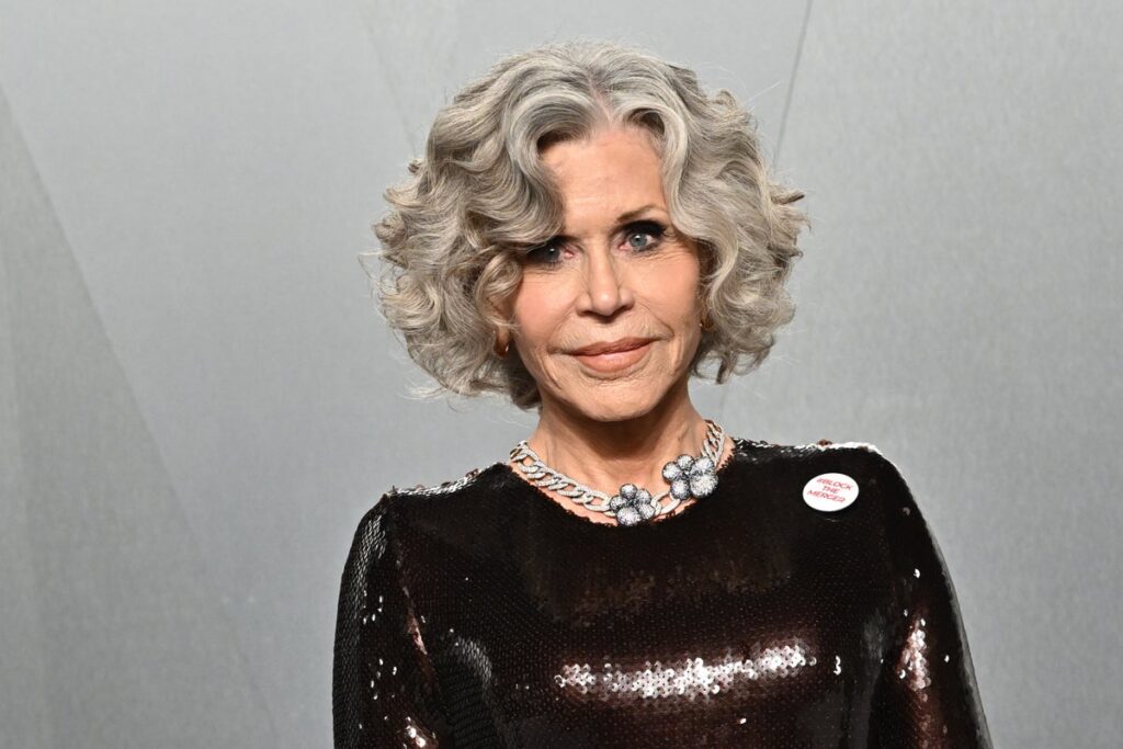 Jane Fonda reacts to Robert Redford’s Oscars tribute - The Independent