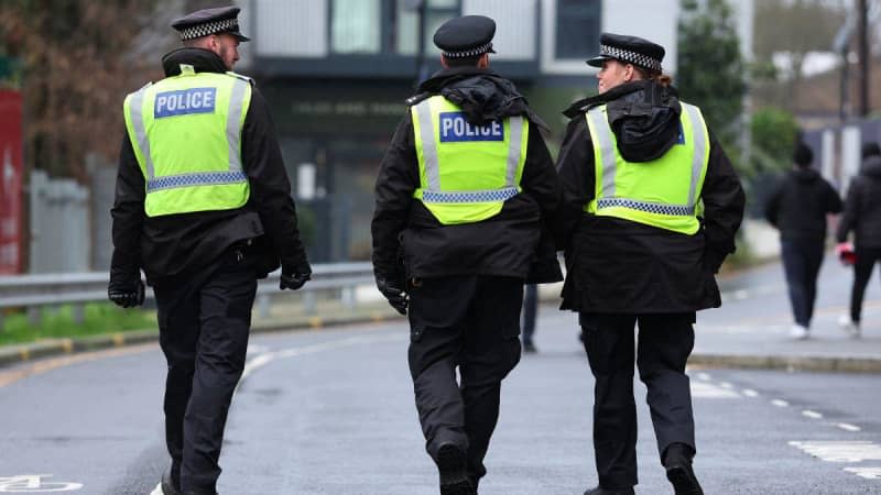 The Metropolitan Police contacted former protection officers to determine if they witnessed relevant activities during the Epstein visit.MEGA