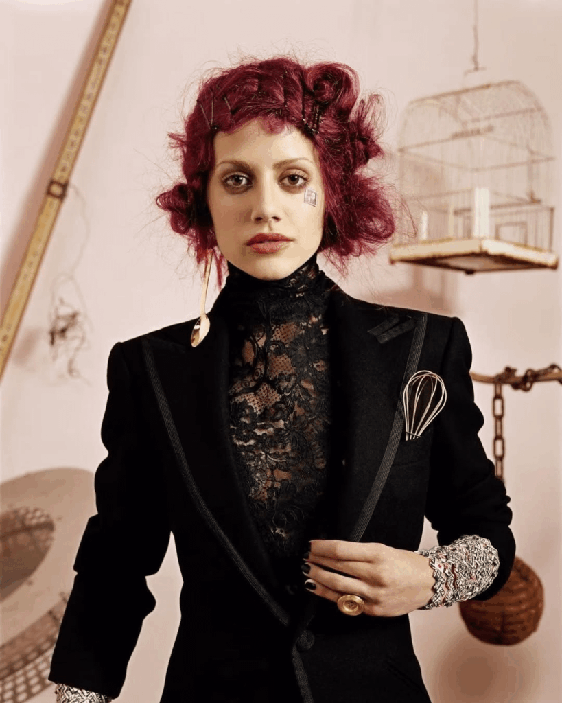 Brittany Murphy for the New York Times in an avant-garde editorial inspired by 20th century Dadaist artist Baroness Elsa von Freytag-Loringhoven (2002) 🥀