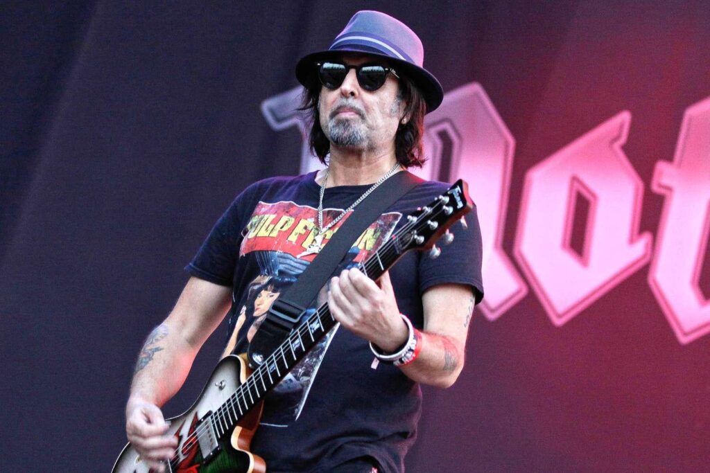 Phil Campbell, Motörhead guitarist, dies at 64