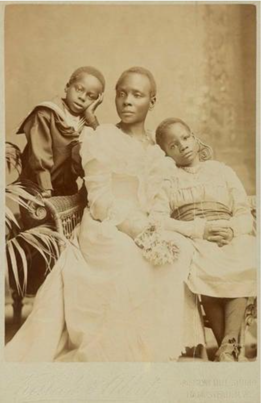 Victoria Randle with her two children England, 1901