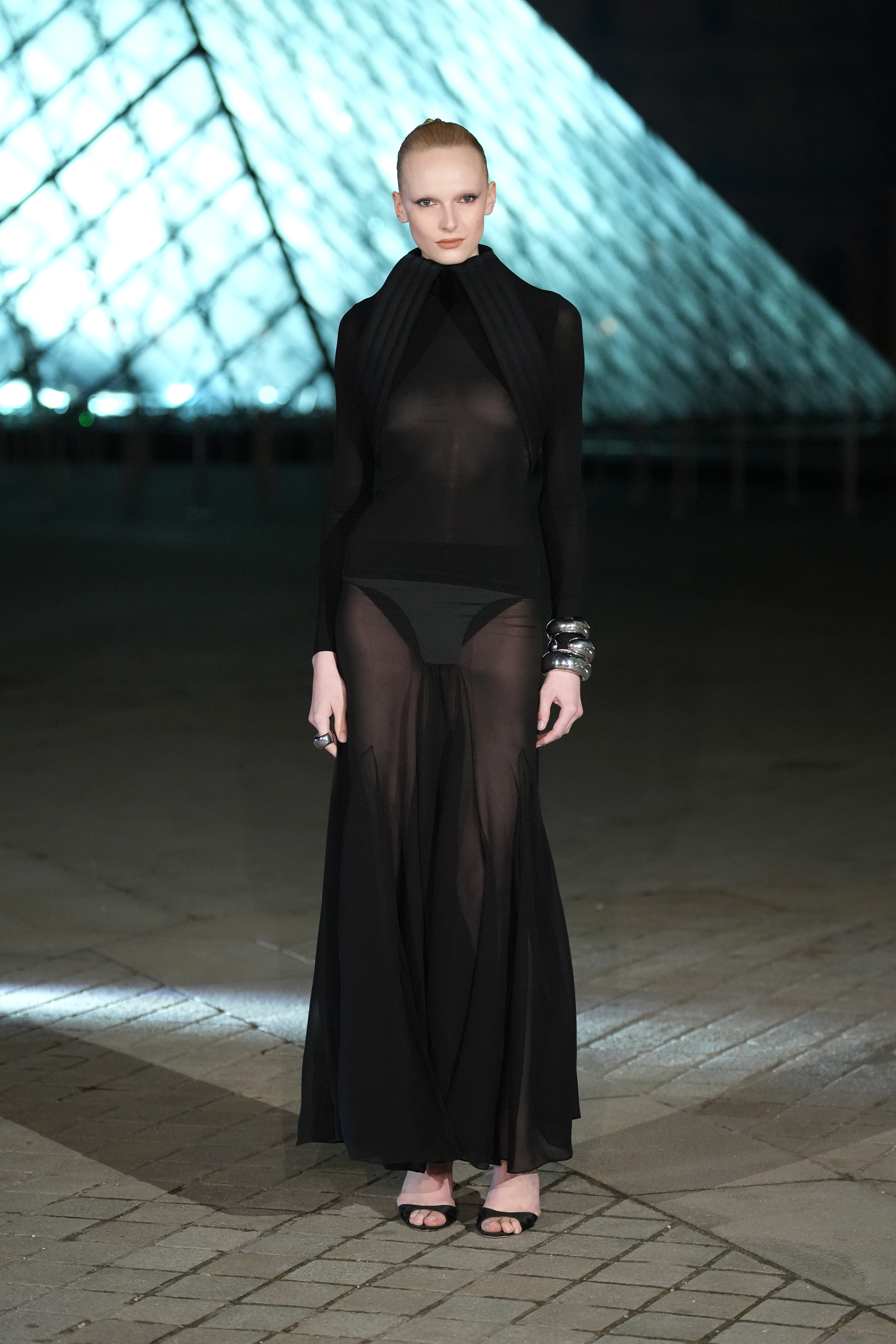 Alex Consani attended the 2026 Le Grand D&icirc;ner du Louvre