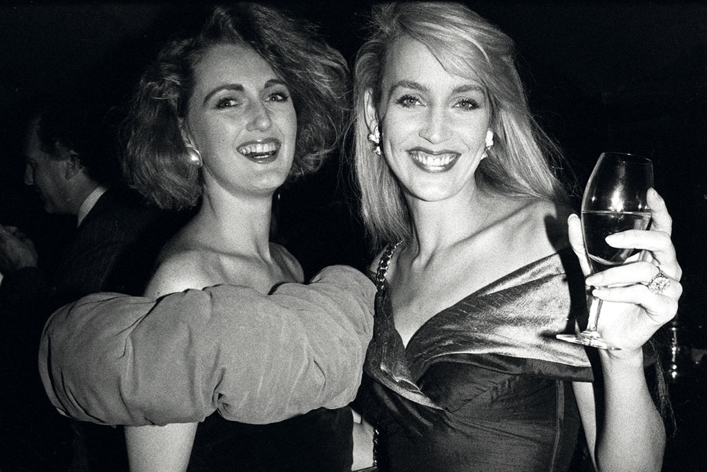 Francesca Von Thyssen and Jerry Hall, Valentin party at Annabel's, 1987