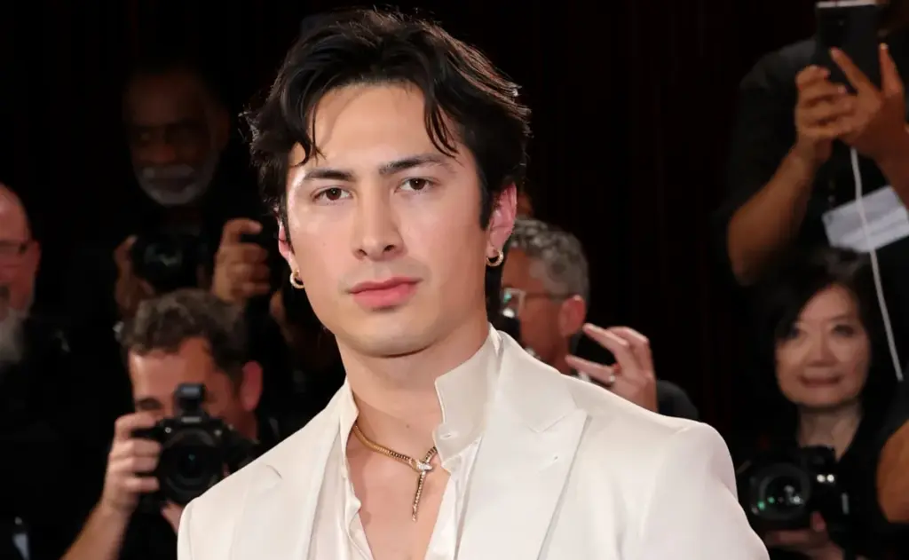 Hudson Williams to Lead Dark Comedy Thriller ‘Apparatus’ Opposite Dylan O’Brien