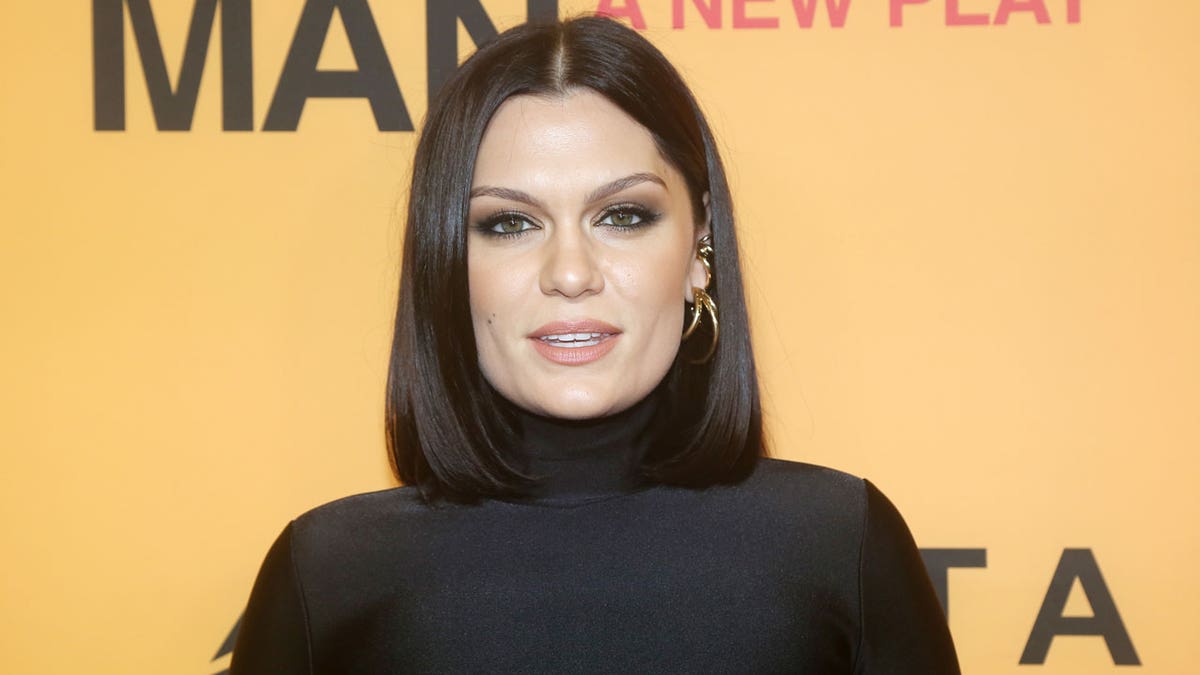 Jessie J wears black