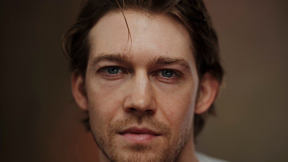 Joe Alwyn to Star in 'Seance on a Wet Afternoon' With Rachel Weisz