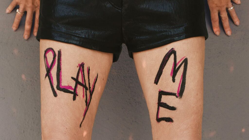 Kim Gordon: PLAY ME Album Review