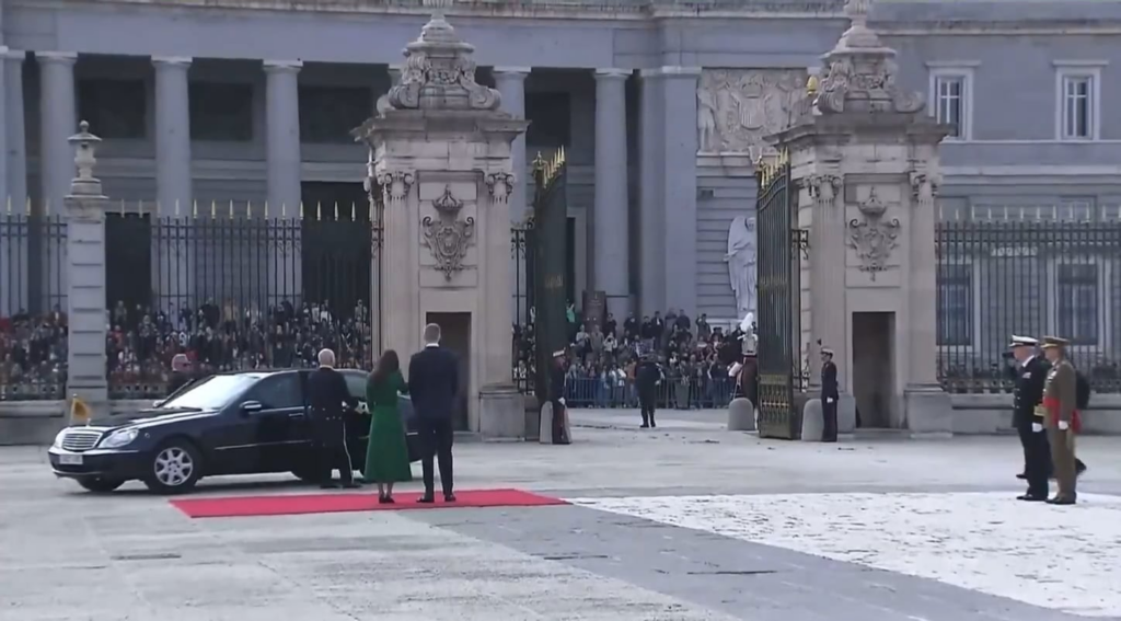 Grand Duke and Duchess of Luxembourg are greeted by the King and Queen of Spain as they begin official state visit