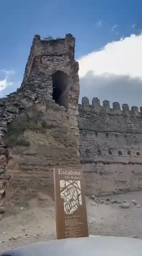 Tower on the castillo-palacio de Escalona in Toledo collapsed yesterday in front of stunned visitors Tower on the castillo-palacio de Escalona in Toledo collapsed yesterday in front of stunned visitors