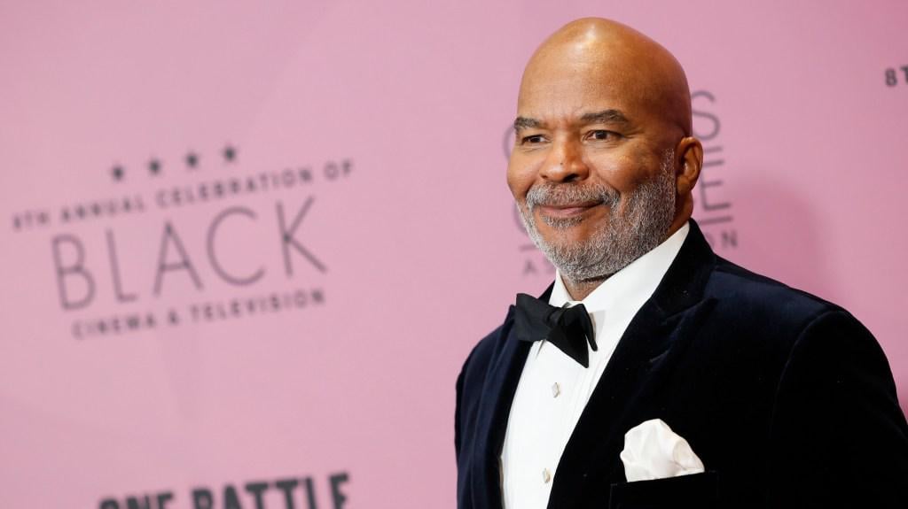 David Alan Grier Admits He Was “Wrong” For Passing On ‘Ace Ventura’ & ‘Seinfeld’: “The Bag Was Fumbled”