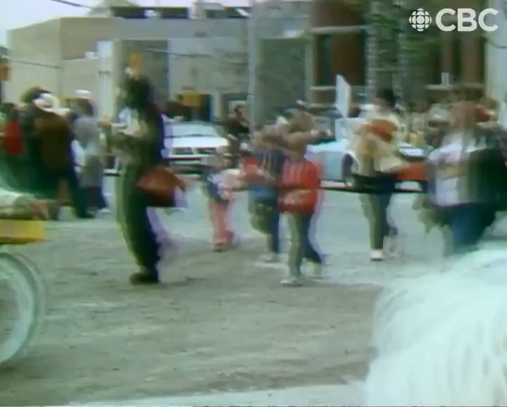 Keanu Reeves once reported on a teddy bear convention in 1984
