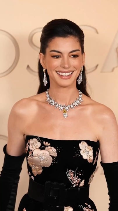 Anne Hathaway at the 98th Annual Academy Awards | March 2026 Anne Hathaway at the 98th Annual Academy Awards | March 2026