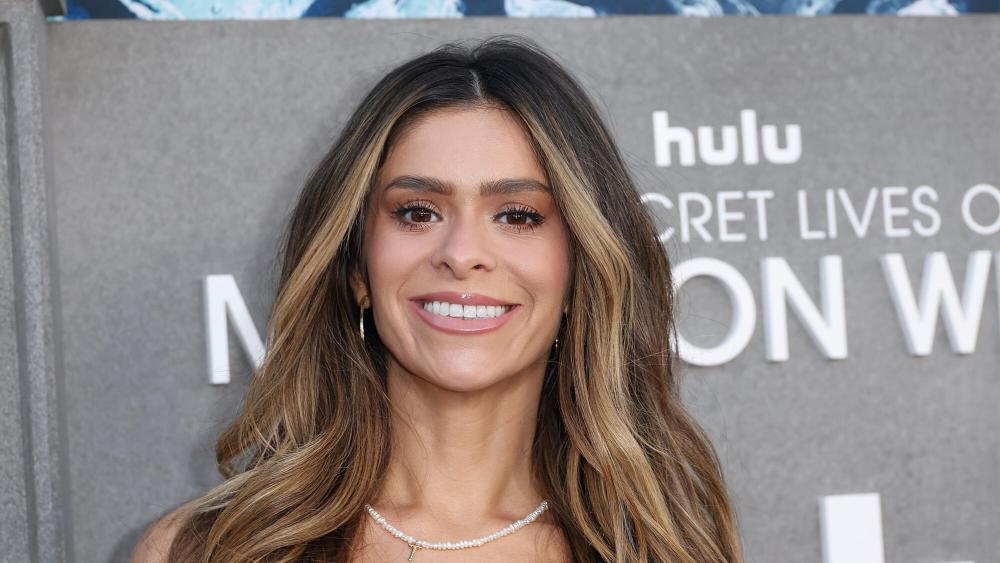 Throws Stools at Dakota Mortensen, Child Near