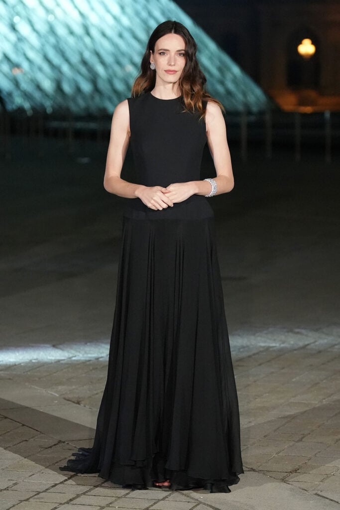 Stacy Martin Le Grand Dîner du Louvre, Stacy Martin Louvre Dinner Paris red carpet, Stacy Martin Paris fashion event Louvre dinner, Le Grand Dîner du Louvre red carpet Stacy Martin, Louis Vuitton Stacy Martin gown Louvre dinner, Louis Vuitton High Jewelry Stacy Martin Paris event