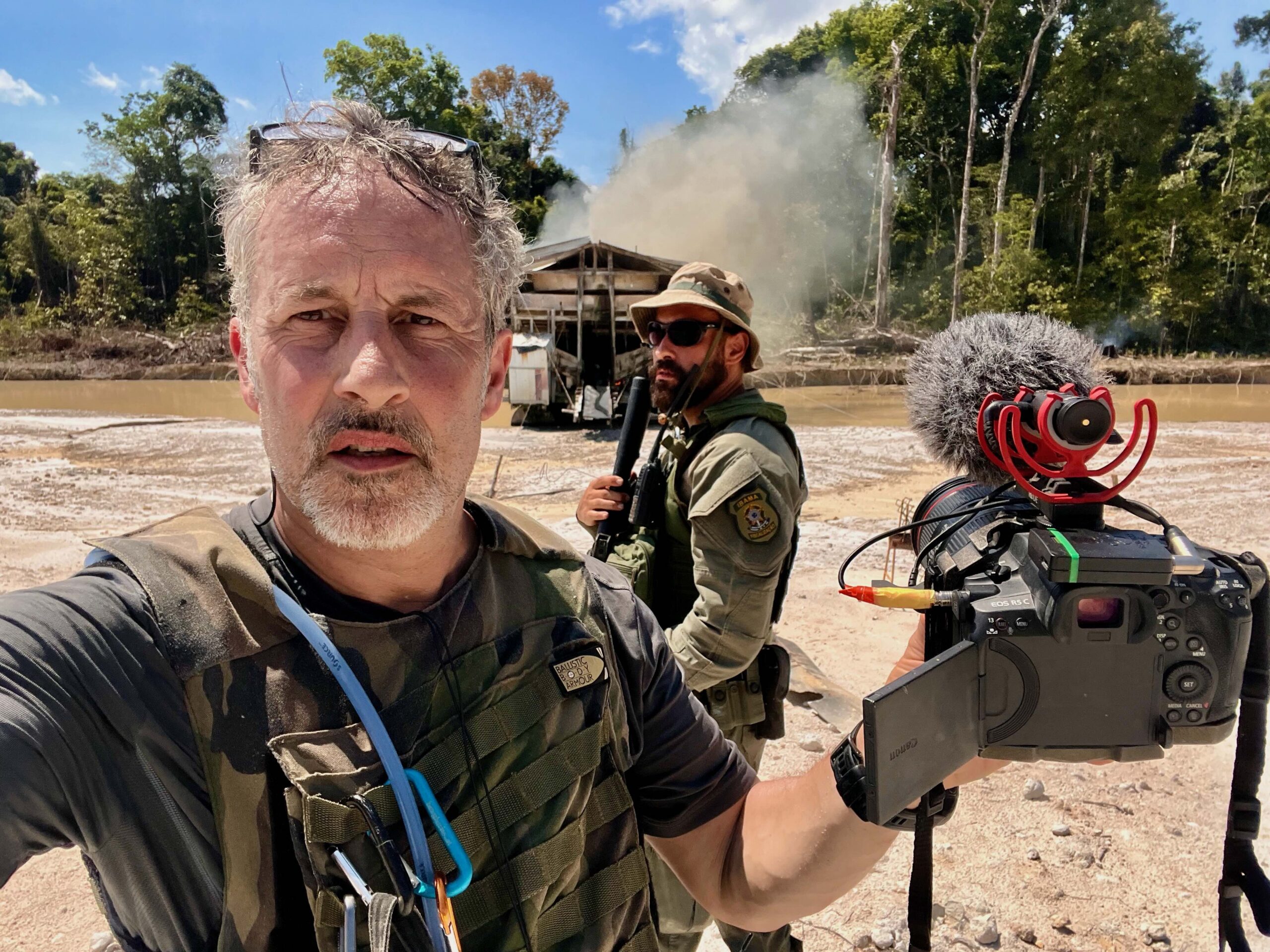 Richard Ladkani with Hugo Loss during a mission. Image © Malaika Pictures.