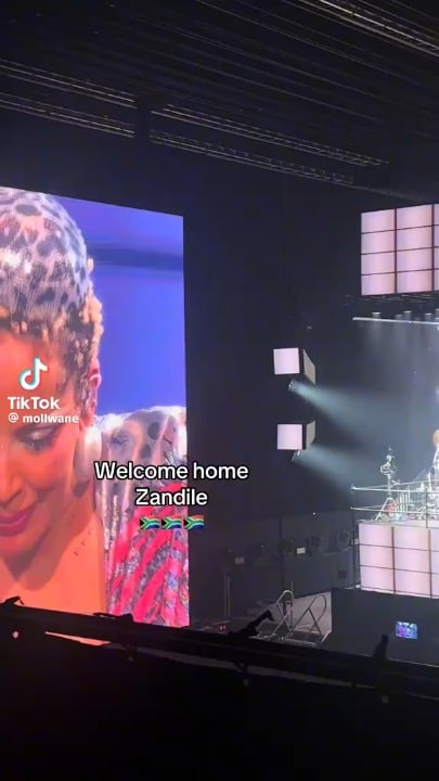 Doja cat is brought to tears at her concert in South Africa, last night