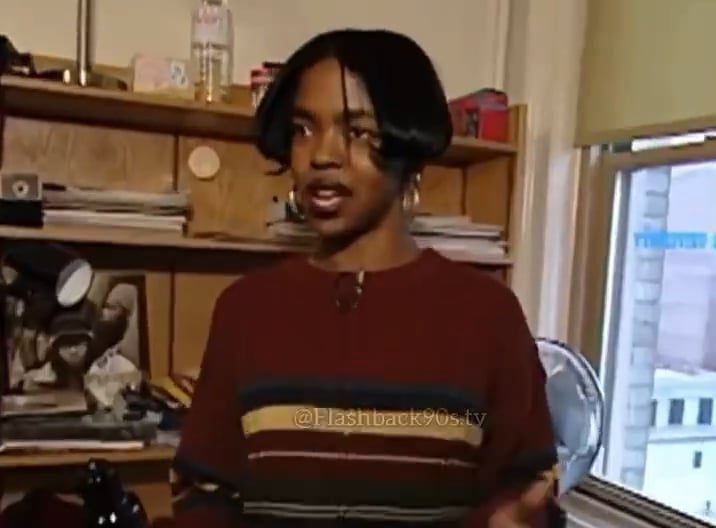 Lauryn Hill gives a tour of her dorm at Columbia University (1993)