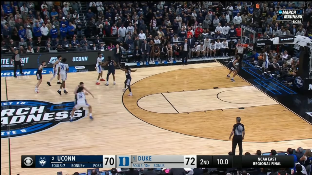 #2 UConn G Braylon Mullins Hits the Game-Winning 3 at the Final Second vs #1 Duke!