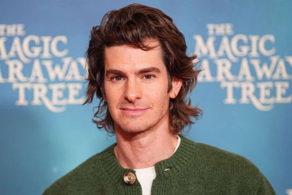 Andrew Garfield Says He's 'Not Immune' to Doom Scrolling, Admits He Has 'Creeper Accounts’ to Browse Social Media