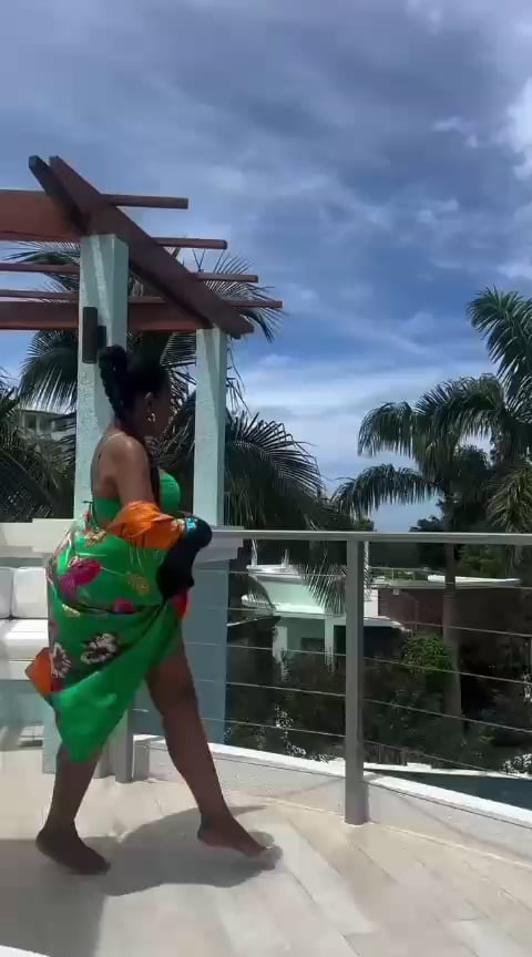 Sheryl Lee Ralph stuns in Jamaica.