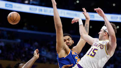 Los Angeles Lakers claim huge victory over New York Knicks in star-studded night as Martin Lawrence and several other celebrities cheered with crowd