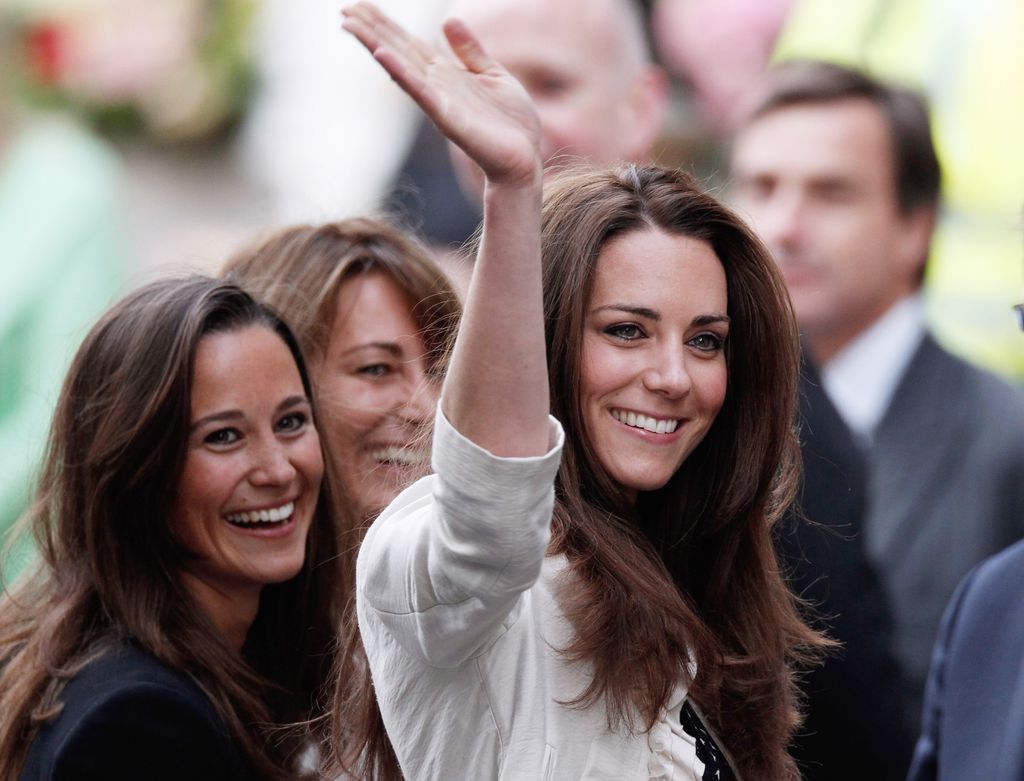 Kate Middleton, her mother Carole and sister Pippa Middleton arrives at The Goring Hotel after visiting Westminster Abbey on April 28, 2011 in London, England. 