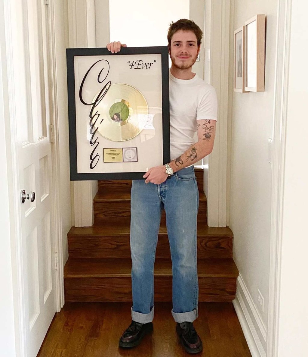 Eddie Burns is known for his work with Clairo. Photo: @eddieburns/Instagram