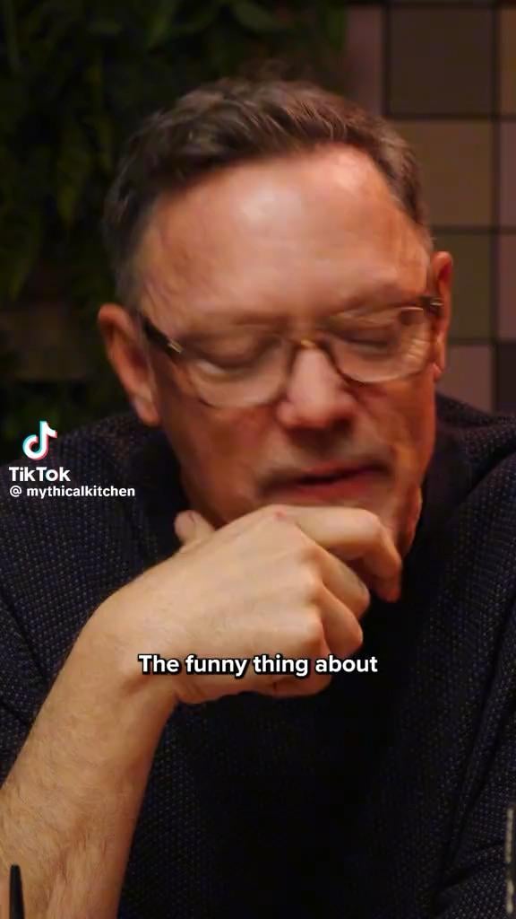 Matthew Lilard on what conventions mean to him and how much he values connection with fans, he tells a story about a terminally ill fan at one point