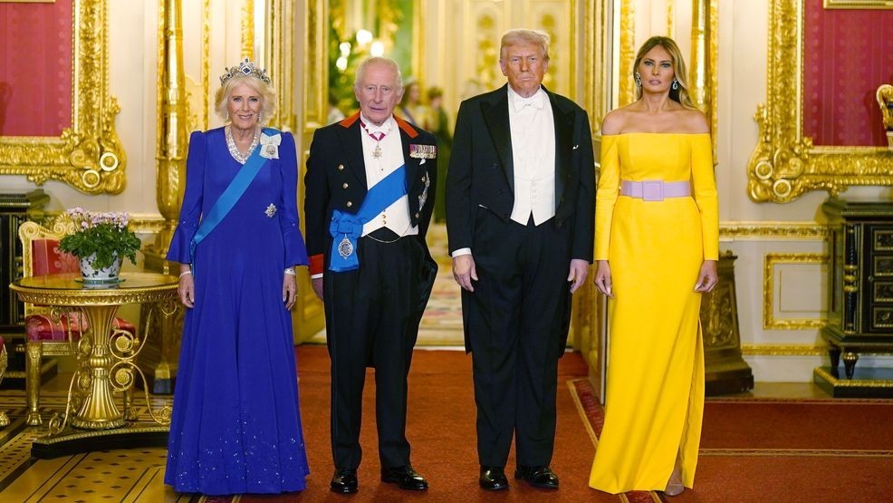 WINDSOR, ENGLAND - SEPTEMBER 17:  U.S. President Donald Trump, (2nd R) First Lady Melania Trump, (R) King Charles III and Queen Camilla (L) arrive for the State Banquet hosted by King Charles III and members of the Royal Family at Windsor Castle during the state visit by the President of the United States of America on September 17, 2025 in Windsor, England. President Trump is in England from Sept. 16-18 on his second UK state visit, with the previous one taking place in 2019 during his first presidential term.  (Photo by Aaron Chown-WPA Pool/Getty Images)