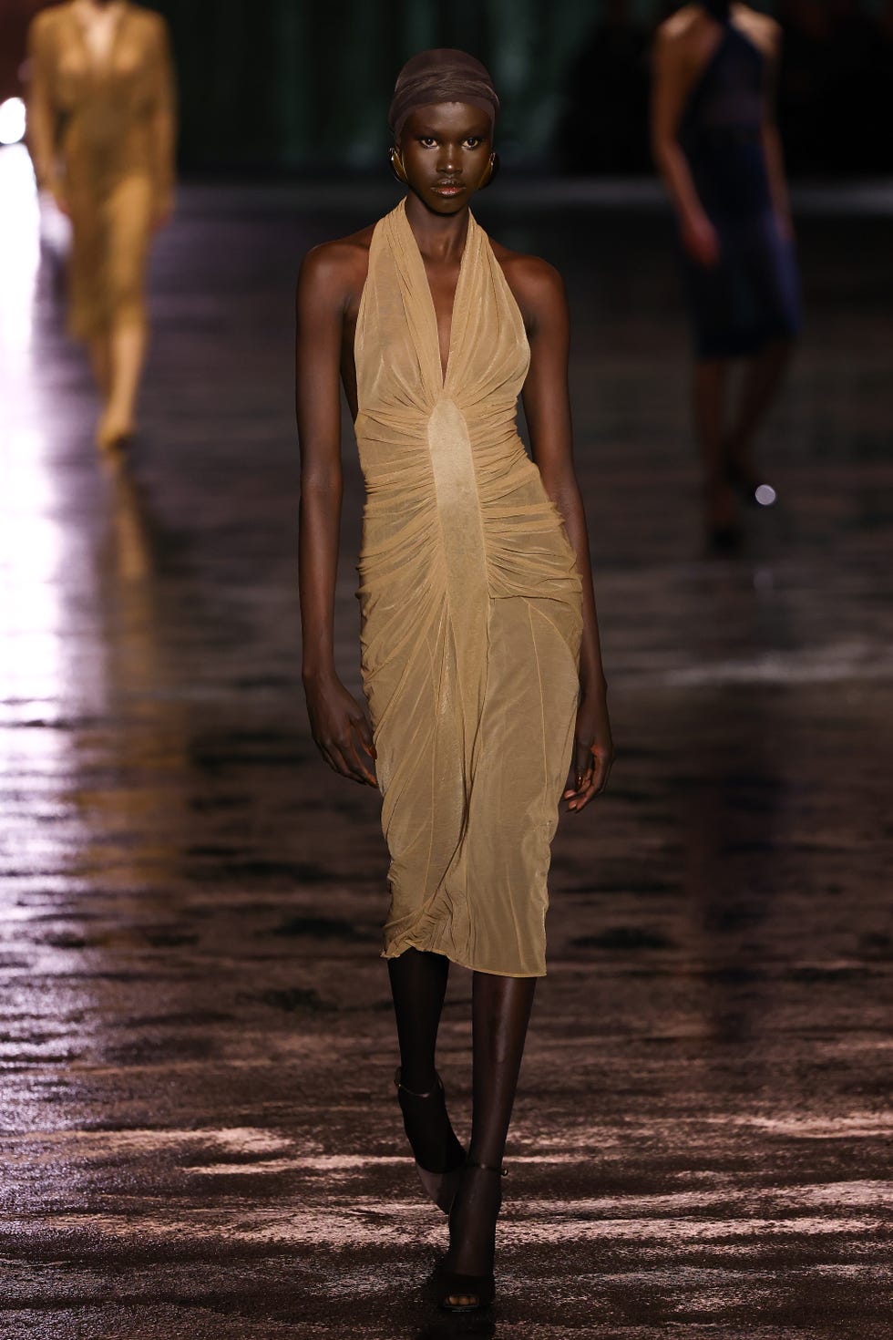 Saint Laurent : Runway - Paris Fashion Week - Womenswear Fall/Winter 2024-2025