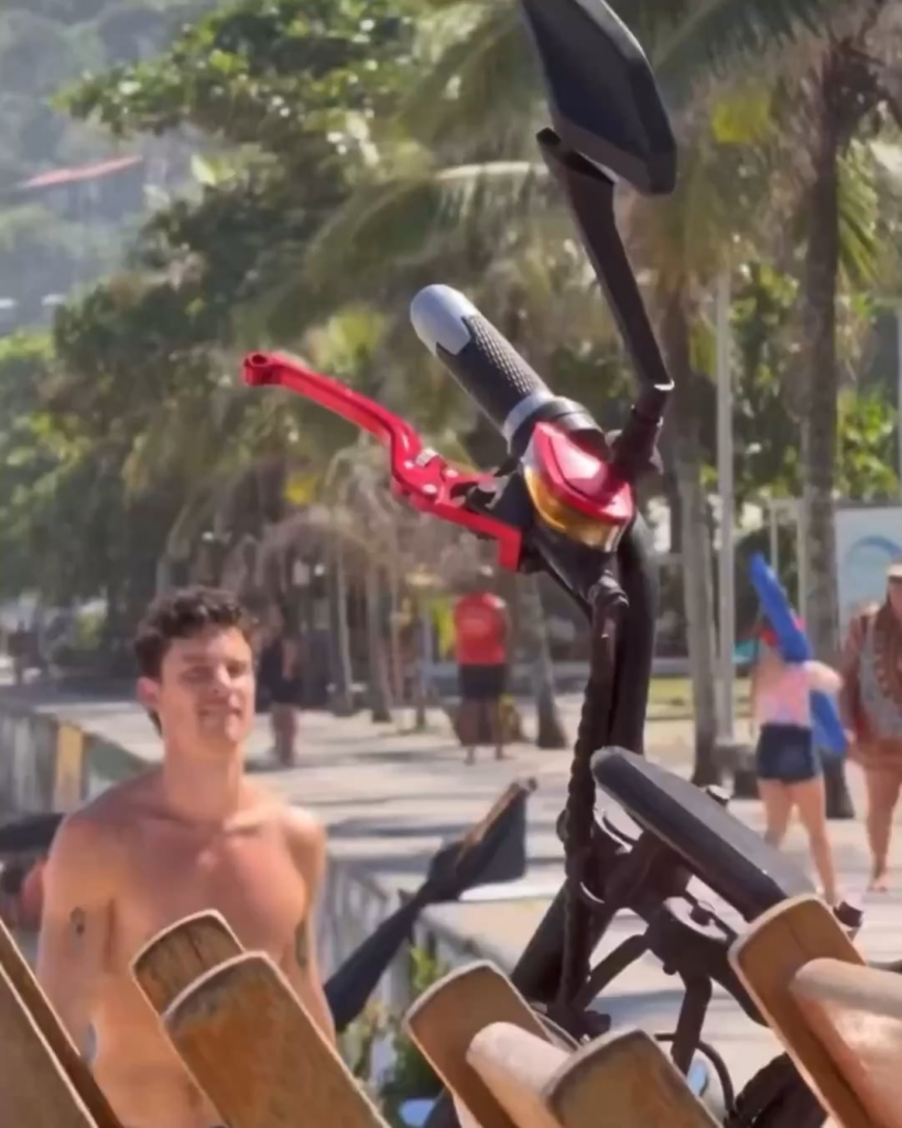 Shawn Mendes today on the streets of Rio de Janeiro.