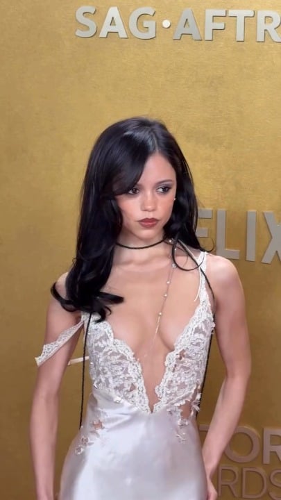 Jenna Ortega at the 32nd Annual Actor Awards | March 01, 2026 Jenna Ortega at the 32nd Annual Actor Awards | March 01, 2026