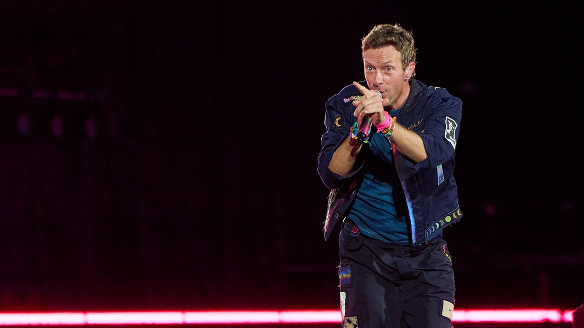 Chris Martin performing