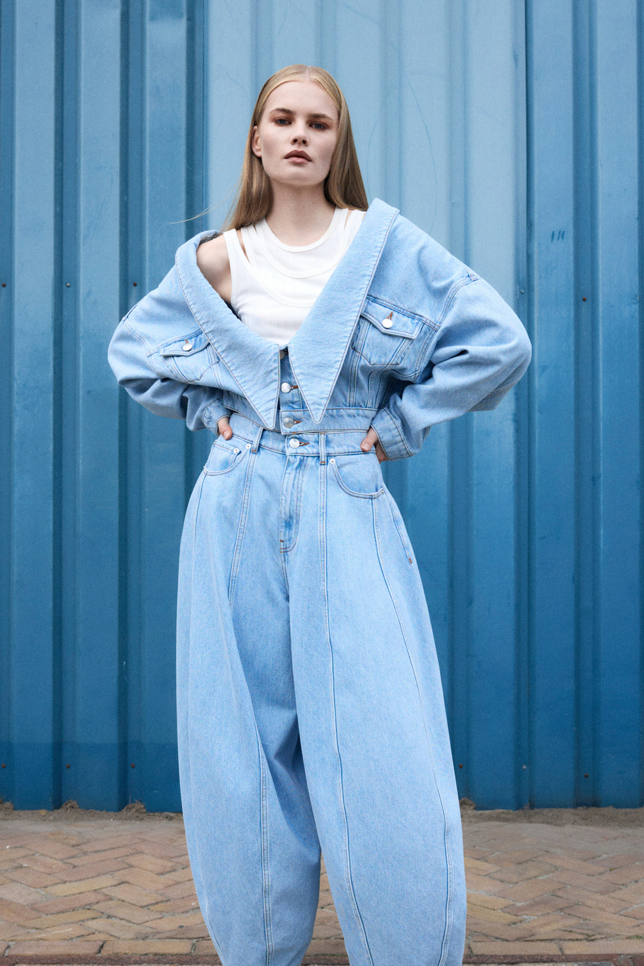 A model wore the barrel jeans trend on the Viktor &amp; Rolf Spring 2026 runway