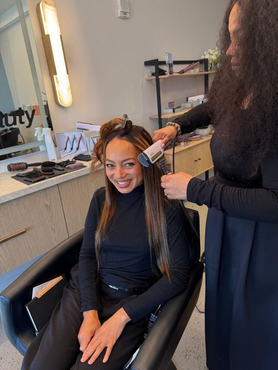 Celebrity beauty expert Jaime Harper transforms her hair from wet to sleek in minutes with Shark’s new SilkiPro Straight