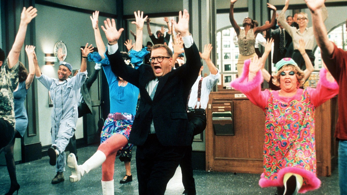 Cast dancing on The Drew Carey Show