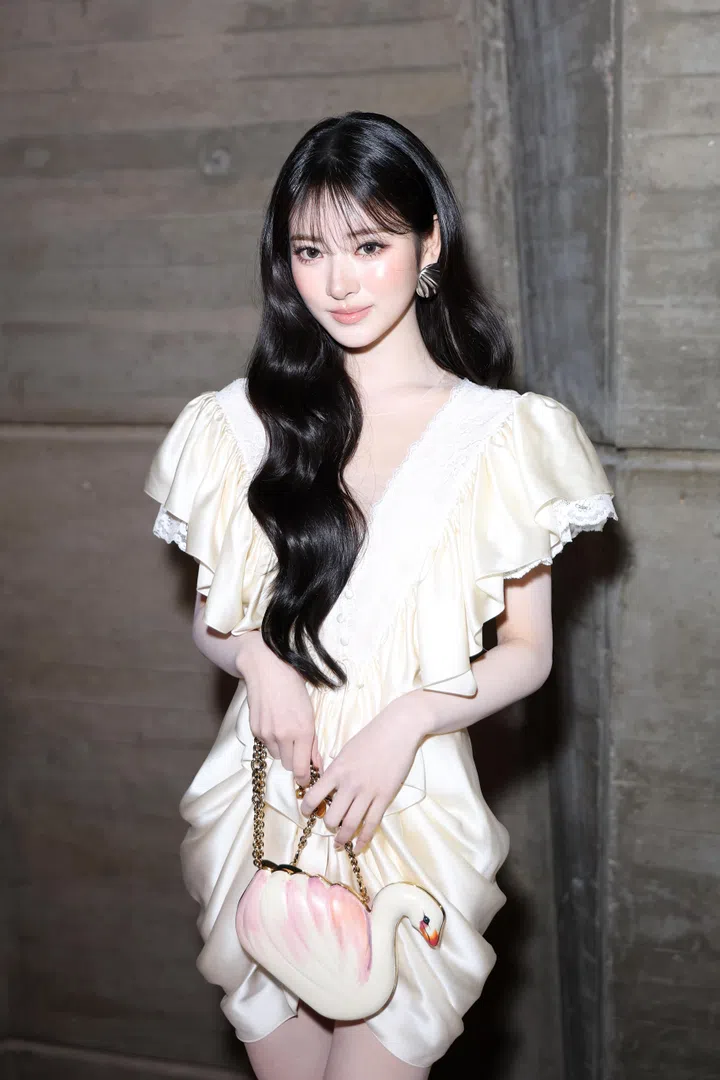 Chloé Fall Winter 2026 Show Anna Tanaka