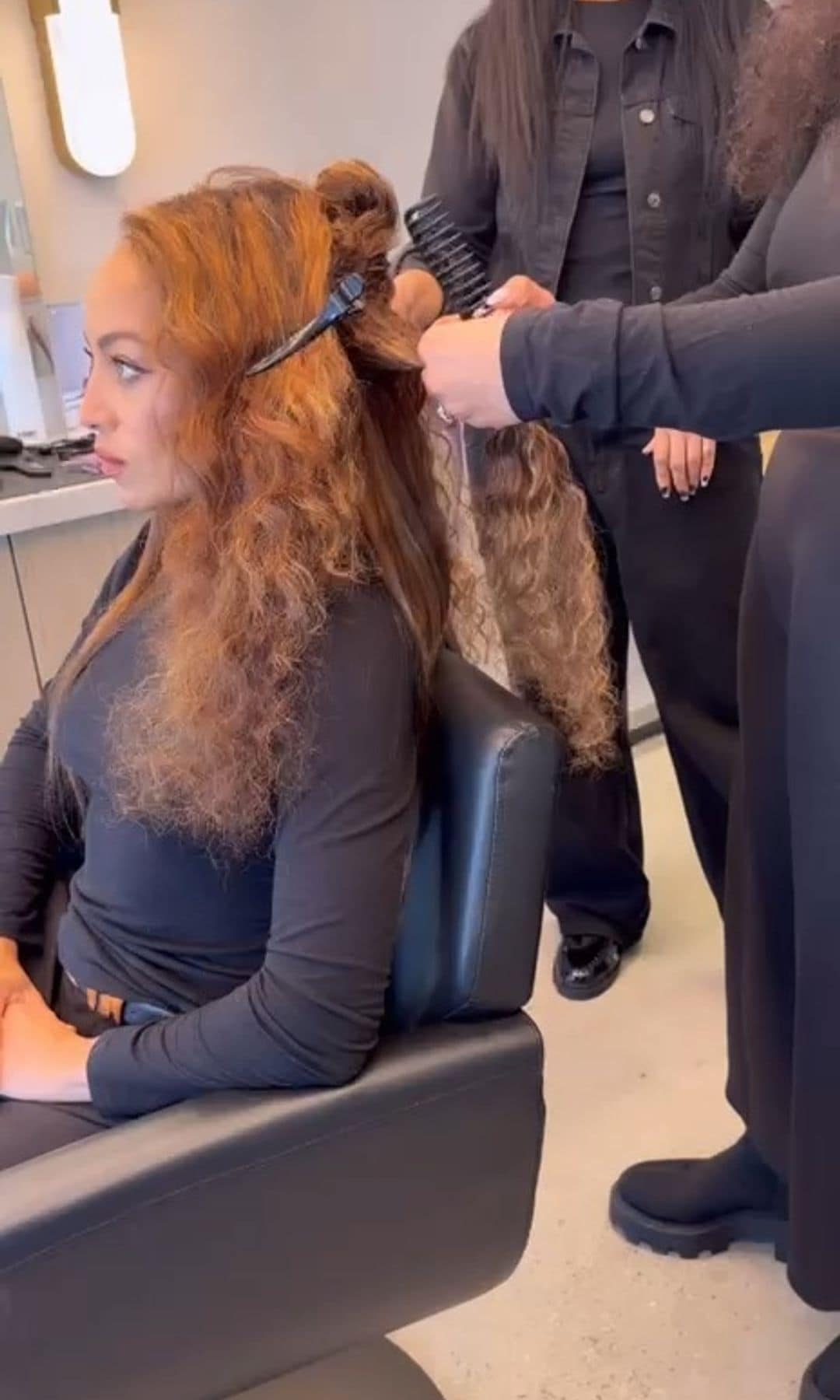 Celebrity beauty expert Jaime Harper transforms her hair from wet to sleek in minutes with Shark’s new SilkiPro Straight