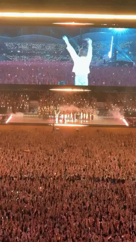 Bad Bunny made history this past weekend as the first Latin act to sell out the ENGIE Stadium in Sydney, Australia, and he did it two nights in a row! Close to 90,000 fans attended Benito’s Australian debut, marking the highest number of attendees ever in the stadium’s history!