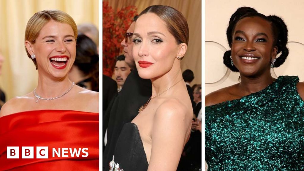 Oscars red carpet: Teyana Taylor, Emma Stone and Timothée Chalamet among stars - BBC
