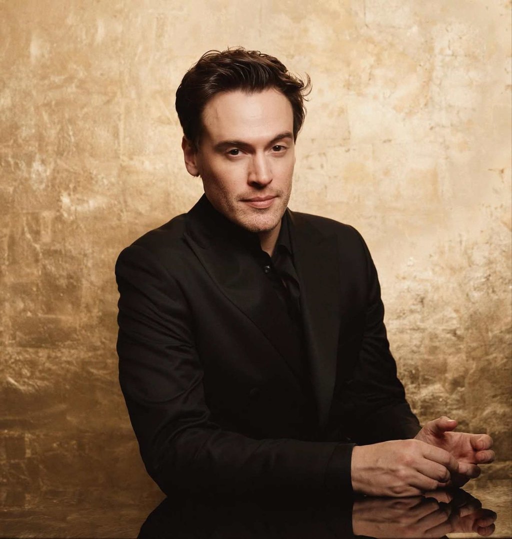 Erich Bergen, photographed backstage at the 2023 Golden Heart Awards. Photo: @erichbergen/Instagram