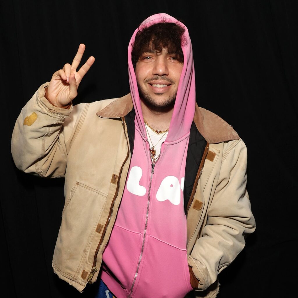 Benny Blanco on Hygiene, Smelling Bad After Dirty Feet Benny Blanco on Hygiene, Smelling Bad After Dirty Feet