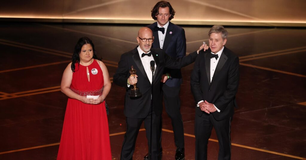 “All the Empty Rooms” wins Oscar for Steve Hartman’s project memorializing children killed in school shootings "All the Empty Rooms" wins Oscar for Steve Hartman's project memorializing children killed in school shootings