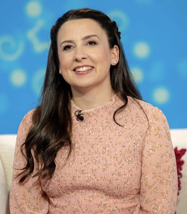 Ms. Rachel posts on Instagram: “Stop killing kids.” Ms. Rachel posts on Instagram: "Stop killing kids."