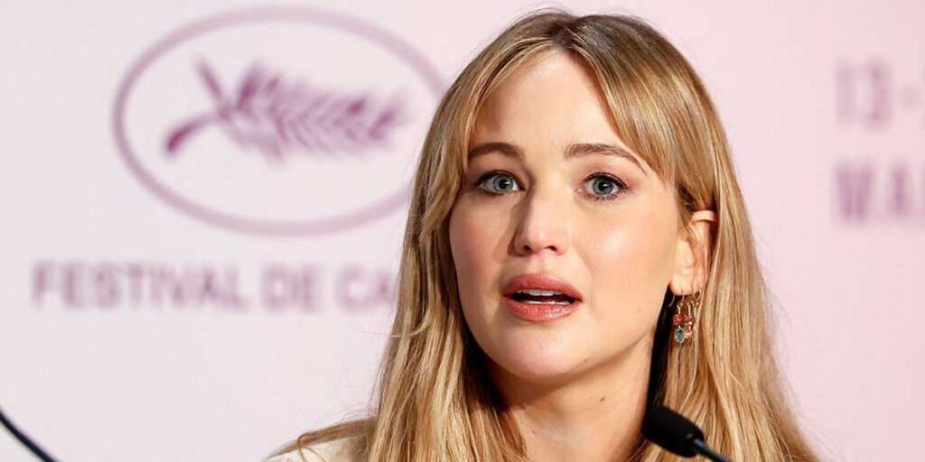 Jennifer Lawrence Questions Whether Stars Still Influence Politics Jennifer Lawrence Questions Whether Stars Still Influence Politics
