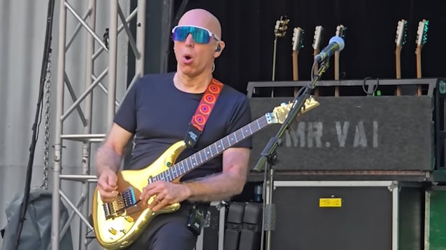 JOE SATRIANI Reflects On Being Asked To Play With ALEX VAN HALEN And DAVID LEE ROTH: ‘I Kept Saying, ‘I’m Not The Guy. Call NUNO BETTENCOURT” BLABBERMOUTH.NET