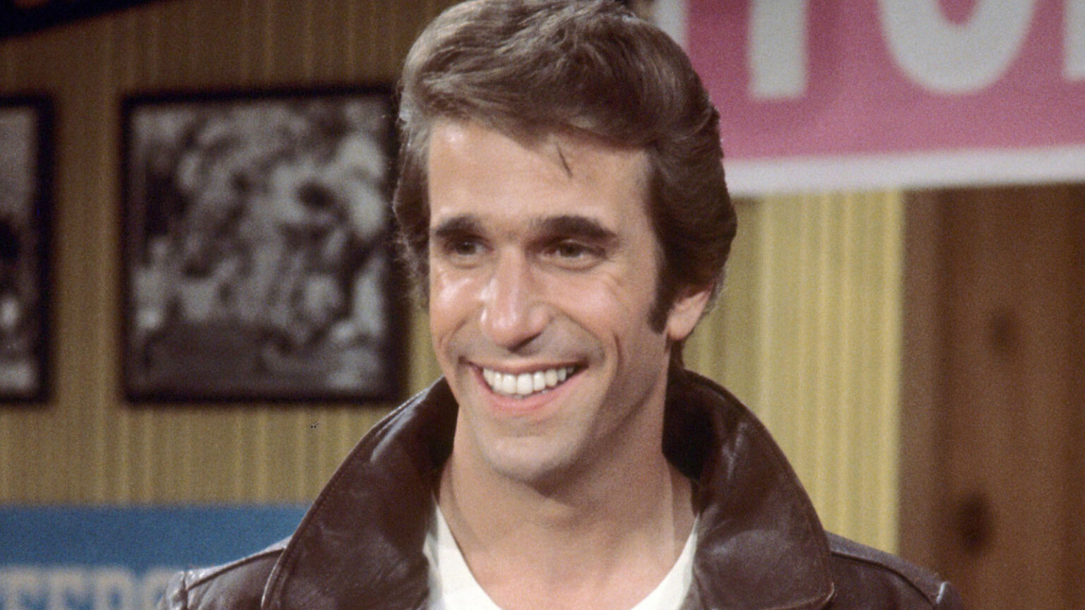 How Henry Winkler Accidentally Created The Fonz's Most Memed Happy Days Moment