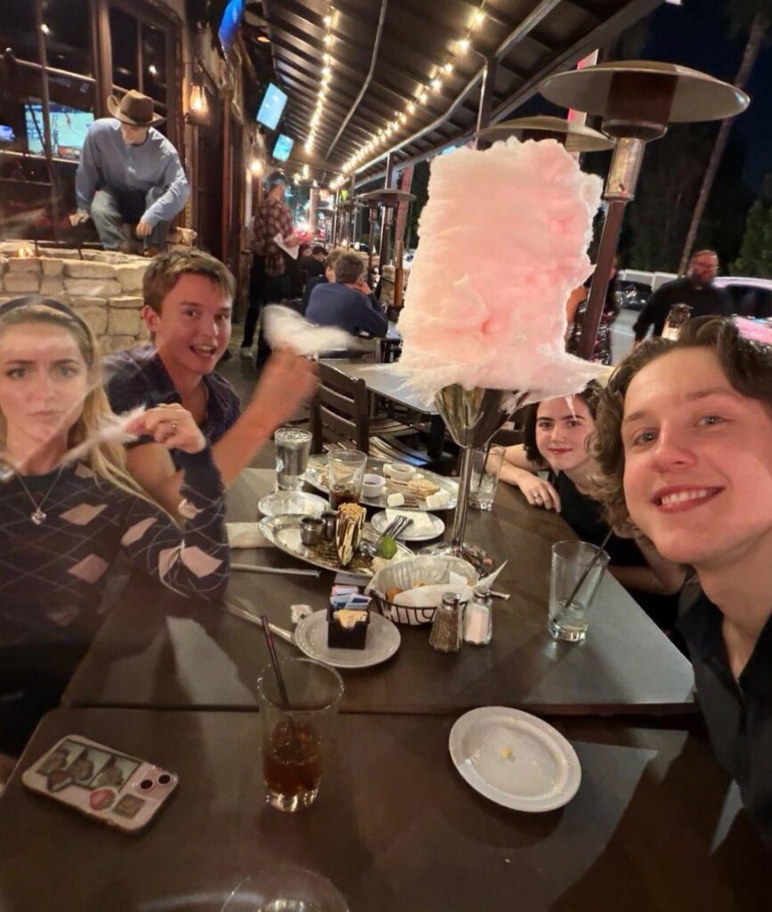 Mckenna Grace with the cast of the new Scooby-Doo series in new IG stories: hehe, I'm so excited, love yall so much. These are the guys you're trusting to solve your mysteries
