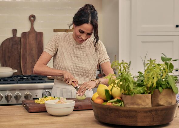 Meghan opts for Zara style staples on her trip to Jordan with Harry Meghan opts for Zara style staples on her trip to Jordan with Harry