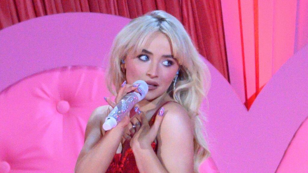 Sabrina Carpenter struggles and uses oxygen tank as fans warn her 'stay safe'